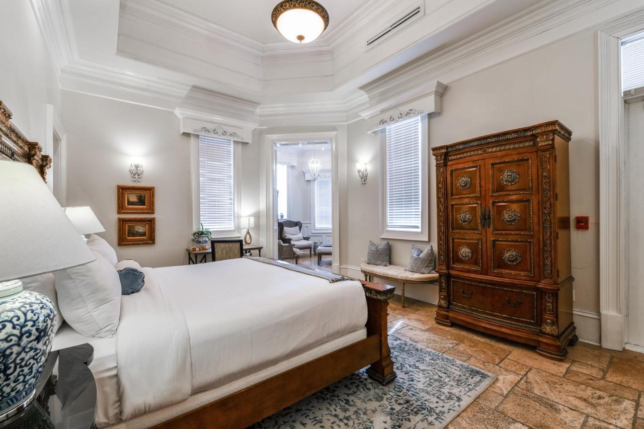Kentucky Castle Hotel Versailles Luaran gambar